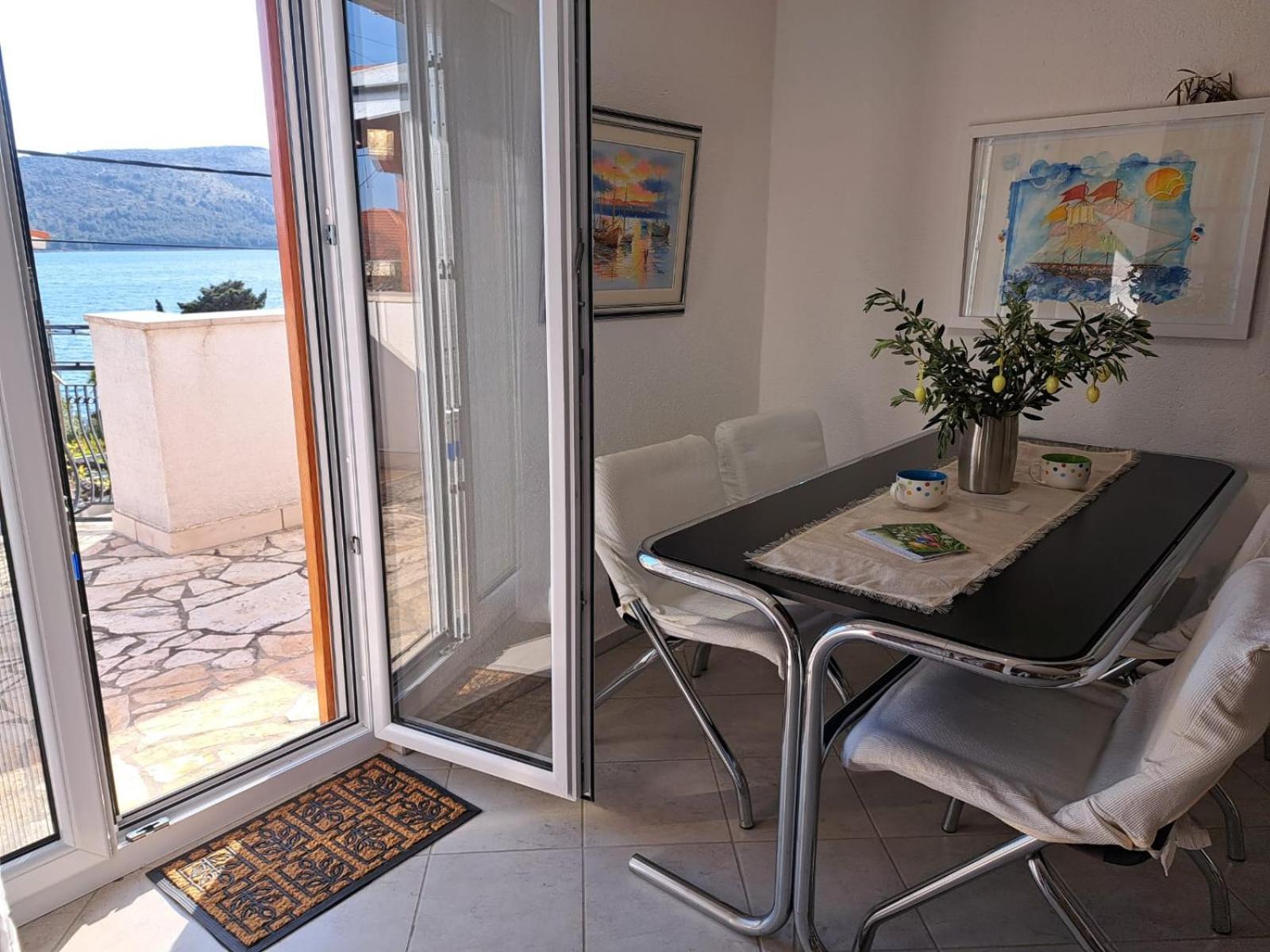 Villa Apartments Oliva Seget Vranjica Exterior photo